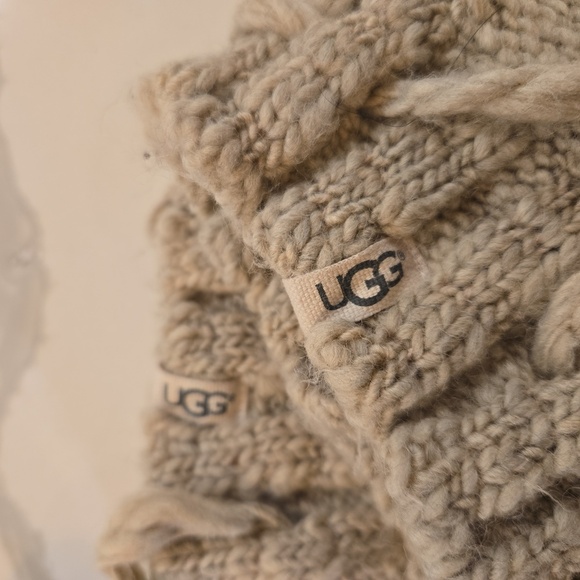 Ugg Thea Pom Pom Cozy Knit Slipper Sock Oatmeal Beige - Picture 4 of 8
